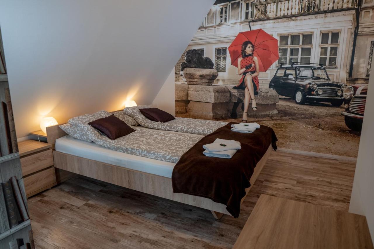 F57 - Franko Csaladi Panzio Bed & Breakfast Балатонлеле Екстериор снимка