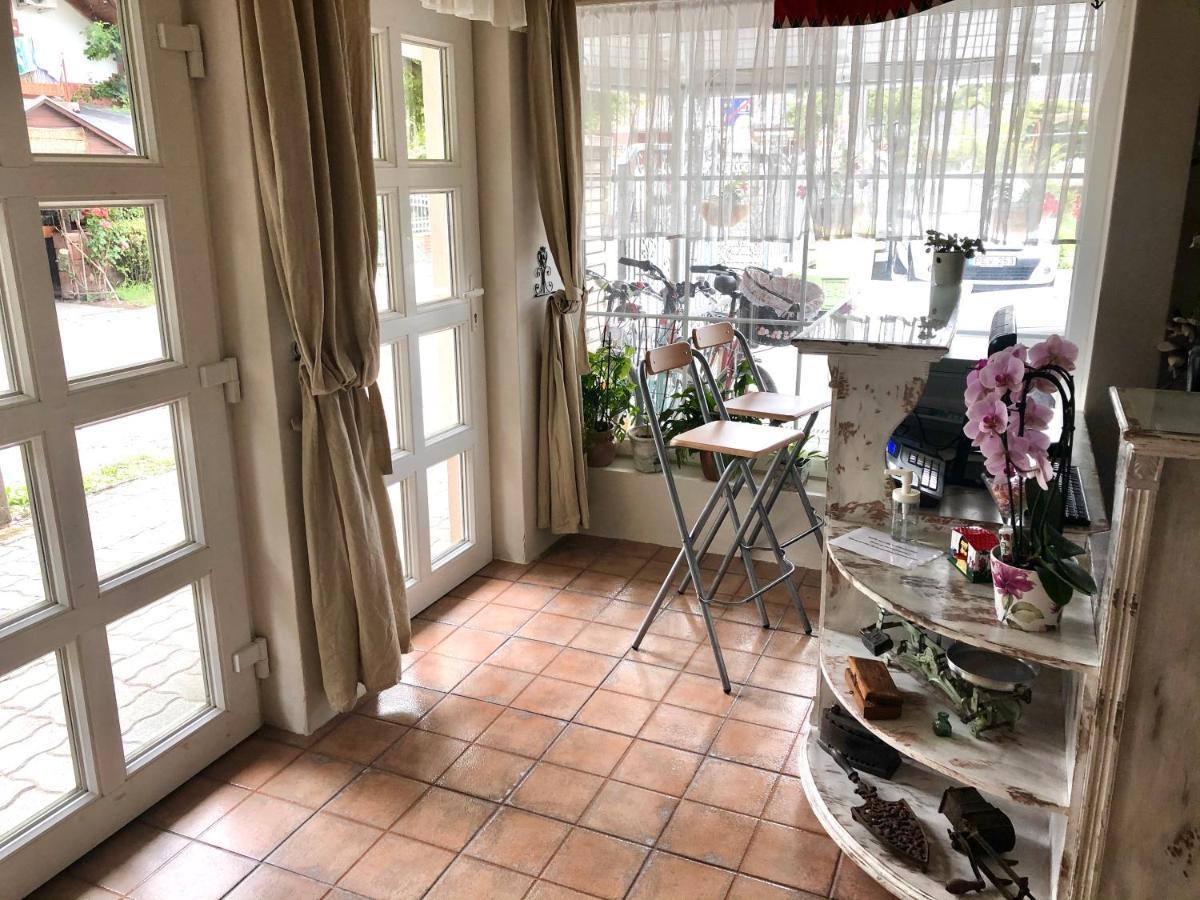 F57 - Franko Csaladi Panzio Bed & Breakfast Балатонлеле Екстериор снимка